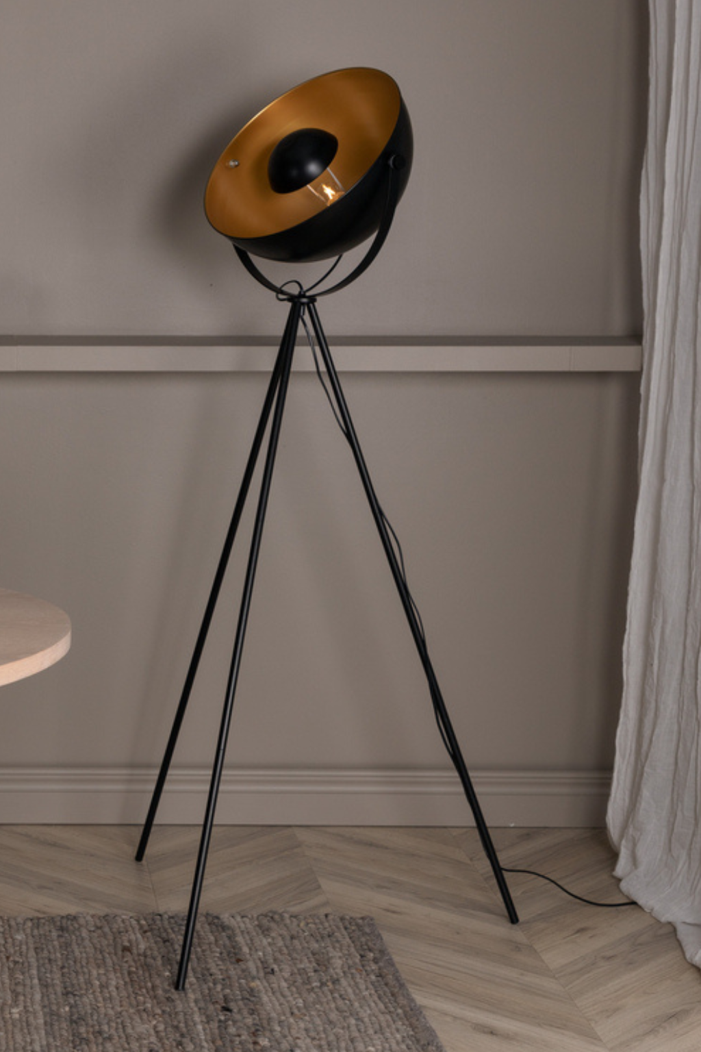 Search Golvlampa Svart